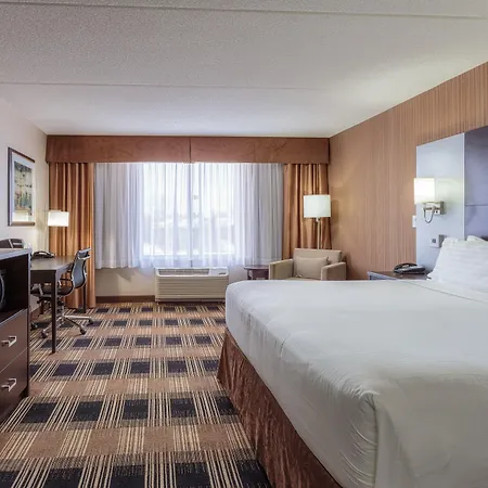 Express & East-orleans By Ihg Hotel 2*