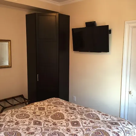 Bed & Breakfast The Century House 3*