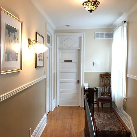 The Century House 3* Ottawa