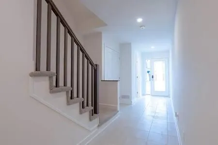Modern 2br With Parking Near Airport And Downtown Ottawa