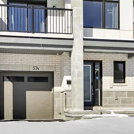 Holiday home Modern 2br With Parking Near Airport And Downtown Ottawa