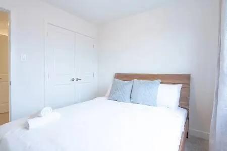 Modern 2br With Parking Near Airport And Downtown Holiday home *