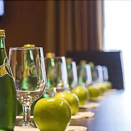 Hampton By Hilton Airport 3*