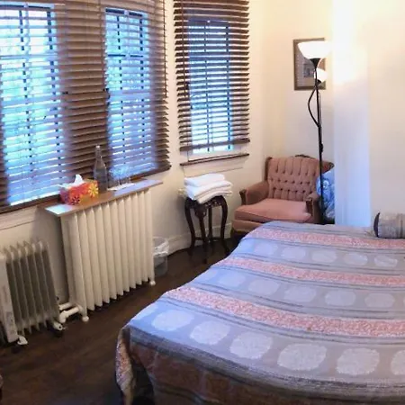 The Ambassador Guest house 3*