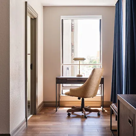 Hotel Metcalfe By Gray Collection