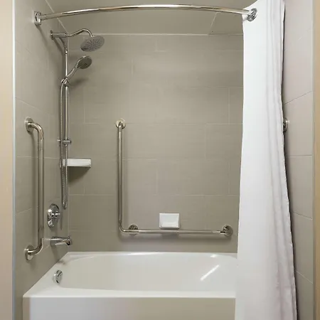 Homewood By Hilton Airport Hotel Ottawa