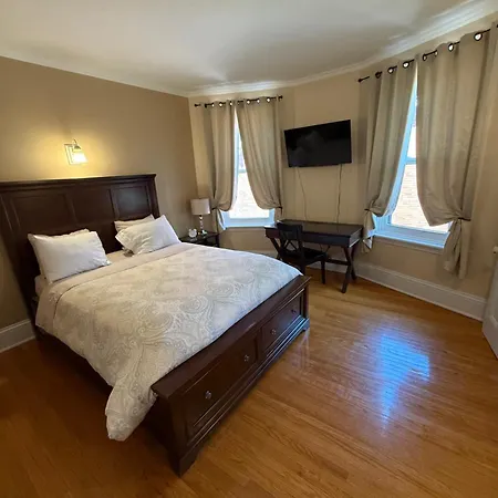 Bed & Breakfast The Century House 3*