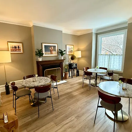 The Century House 3* Ottawa