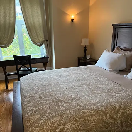The Century House Bed & Breakfast Ottawa