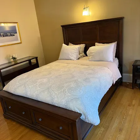 Bed & Breakfast The Century House Ottawa