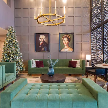Hotel Sandman Signature Airport