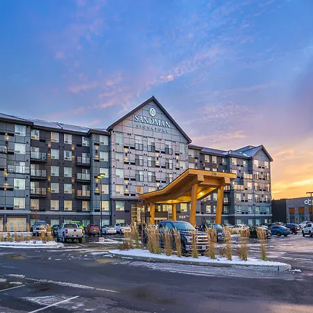 Sandman Signature Airport Hotel 4*