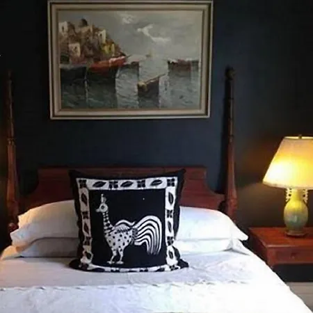 Ashbury House Bed & Breakfast 4*