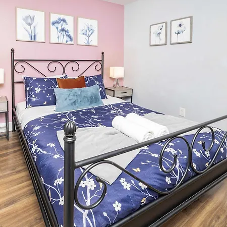 Urban 1br Gem With Kitchen, Smart Tv & Workspace Apartment