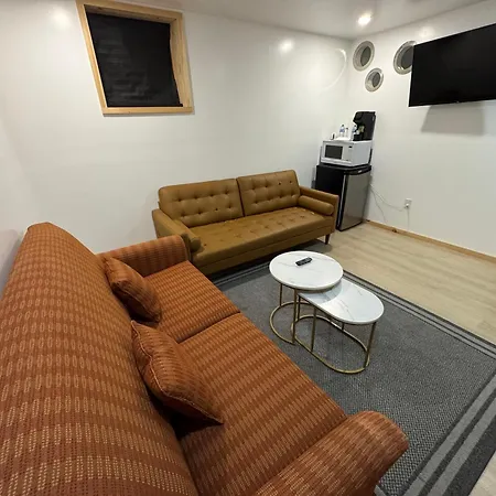 Apartment Private Entrance, Private Bathroom, Bedroom And Workspace