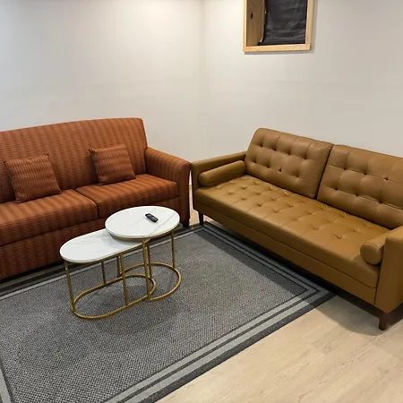 Apartment Private Entrance, Private Bathroom, Bedroom And Workspace