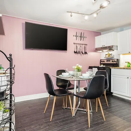 Stylish Getaway For 5 * Ottawa