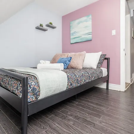 Stylish Getaway For 5 * Ottawa