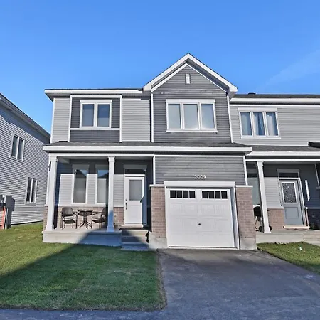 Spacious Family In Barrhaven