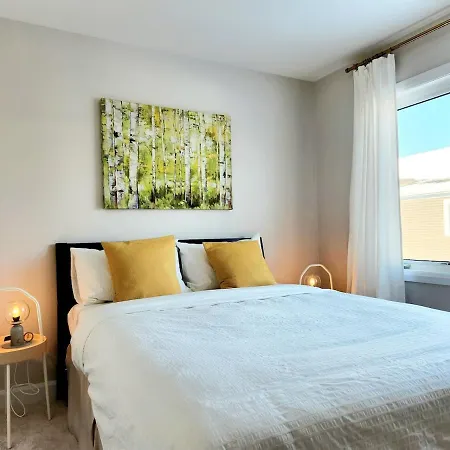 Spacious Family In Barrhaven Villa