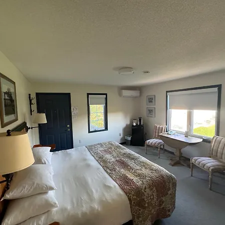 Loyly Guest house Ottawa