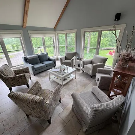 Loyly Guest house Ottawa