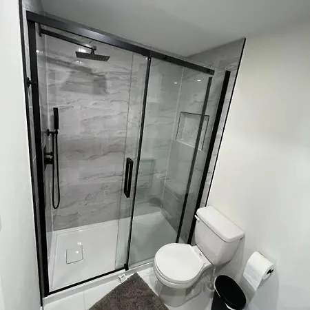 Apartment Private Entry Entire Free Parking *