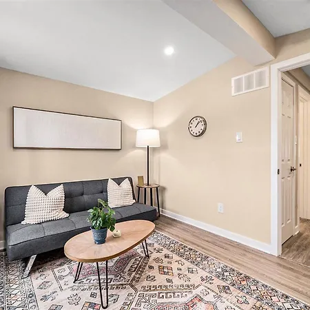 Apartment Midterm Furnished In Ottawa