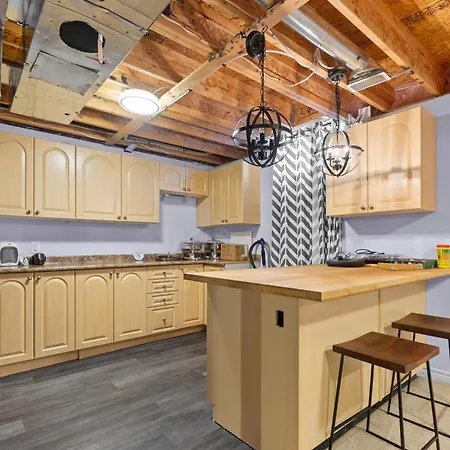 Maple Heights - Stunning In West * Ottawa