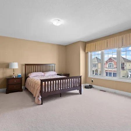 Maple Heights - Stunning In West Villa