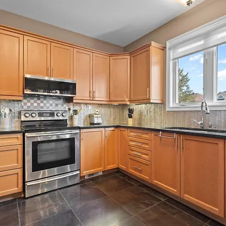Maple Heights - Stunning In West * Ottawa