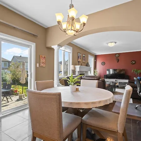 Villa Maple Heights - Stunning In West