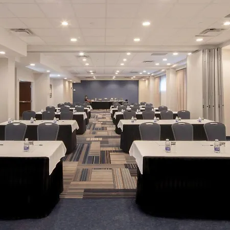 East By Ihg Ottawa
