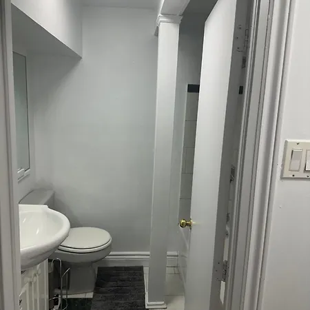 Maple Stay- Private 2 Bedroom Short Term Guest house