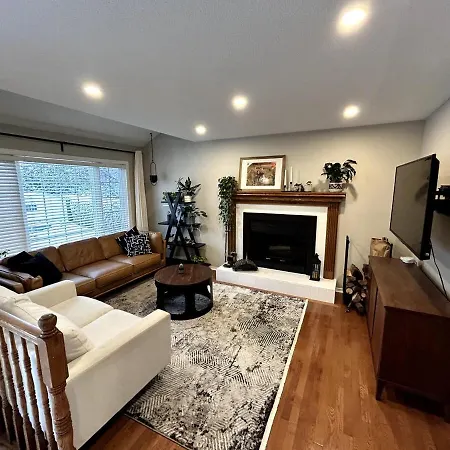 Large 4bd In Orleans With Pool Ottawa