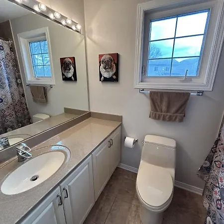 Holiday home Large 4bd In Orleans With Pool Ottawa