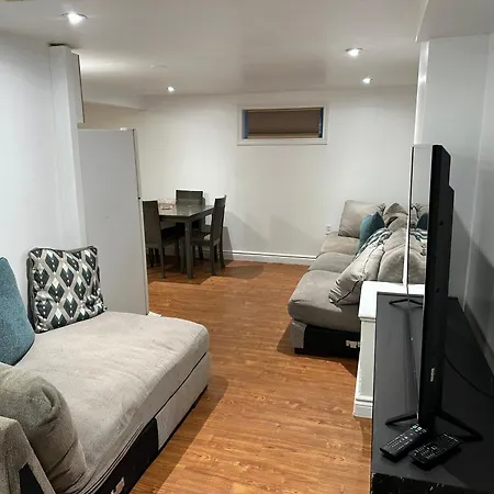 Guest house Maple Stay- Private 2 Bedroom Short Term Ottawa