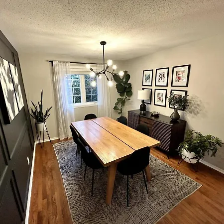 Large 4bd In Orleans With Pool Holiday home Ottawa