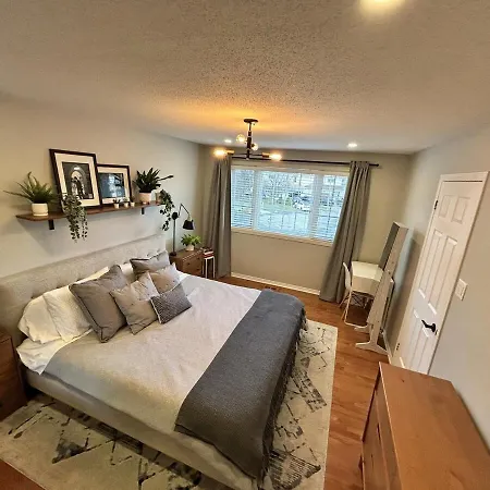 Large 4bd In Orleans With Pool Ottawa