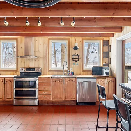 Strathmere Country Retreat * Ottawa