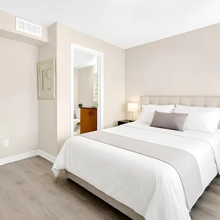 Modern 4br Townhouse Free Parking Apartment Ottawa