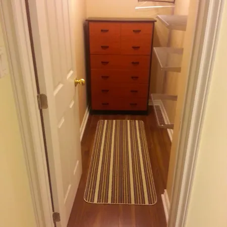 Apartment A Private Hideaway With Free Parking Minutes From The Airport Ottawa