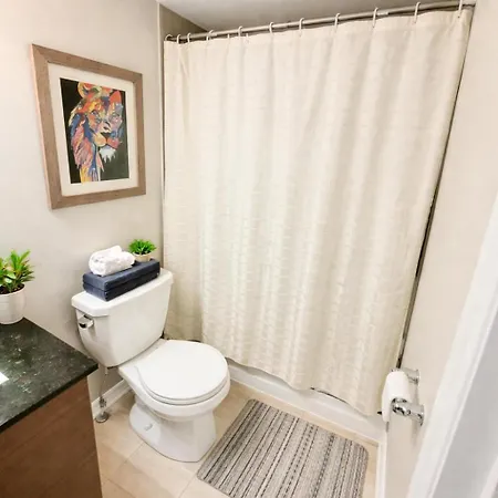 Modern 4br Townhouse Free Parking Apartment *