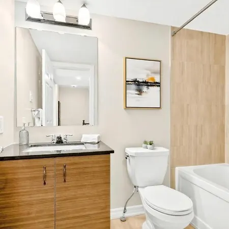 Modern 4br Townhouse Free Parking Apartment Ottawa