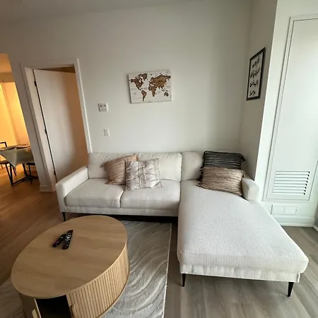 Vanier Luxury Apartment *