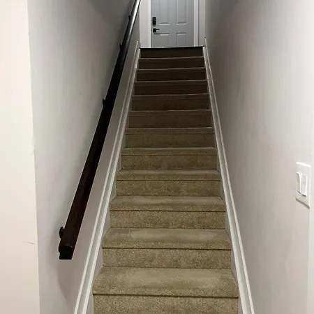 Basement With 2 Ottawa