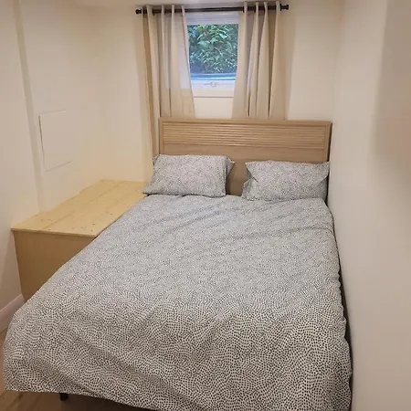 Modern 2 Bedroom Unit - River Walk