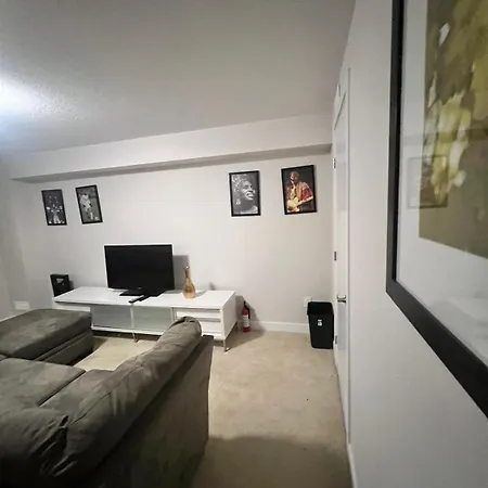 Basement With 2 Apartment Ottawa