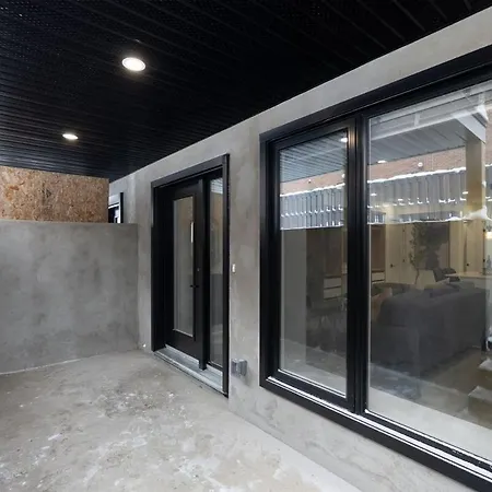 New Modern 1br Basement Near Downtown Free Parking Apartment Ottawa