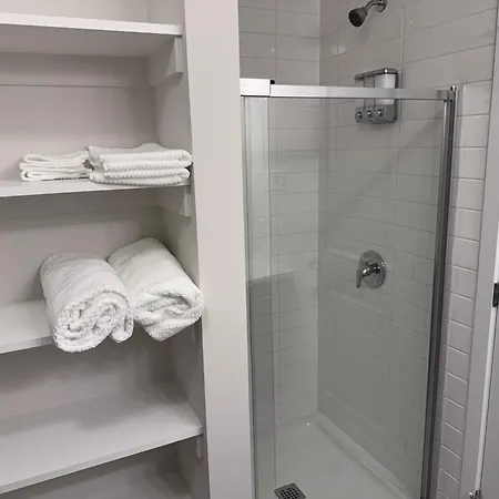 Family Friendly Airport Apartment Ottawa